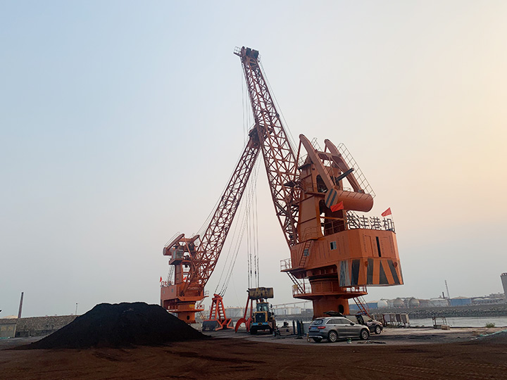 輪胎式吊機的主要特點